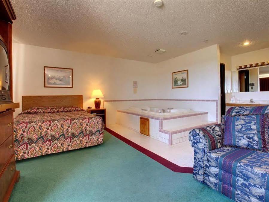 Americas Best Value Inn & Suites Cassville Roaring River Eksteriør billede